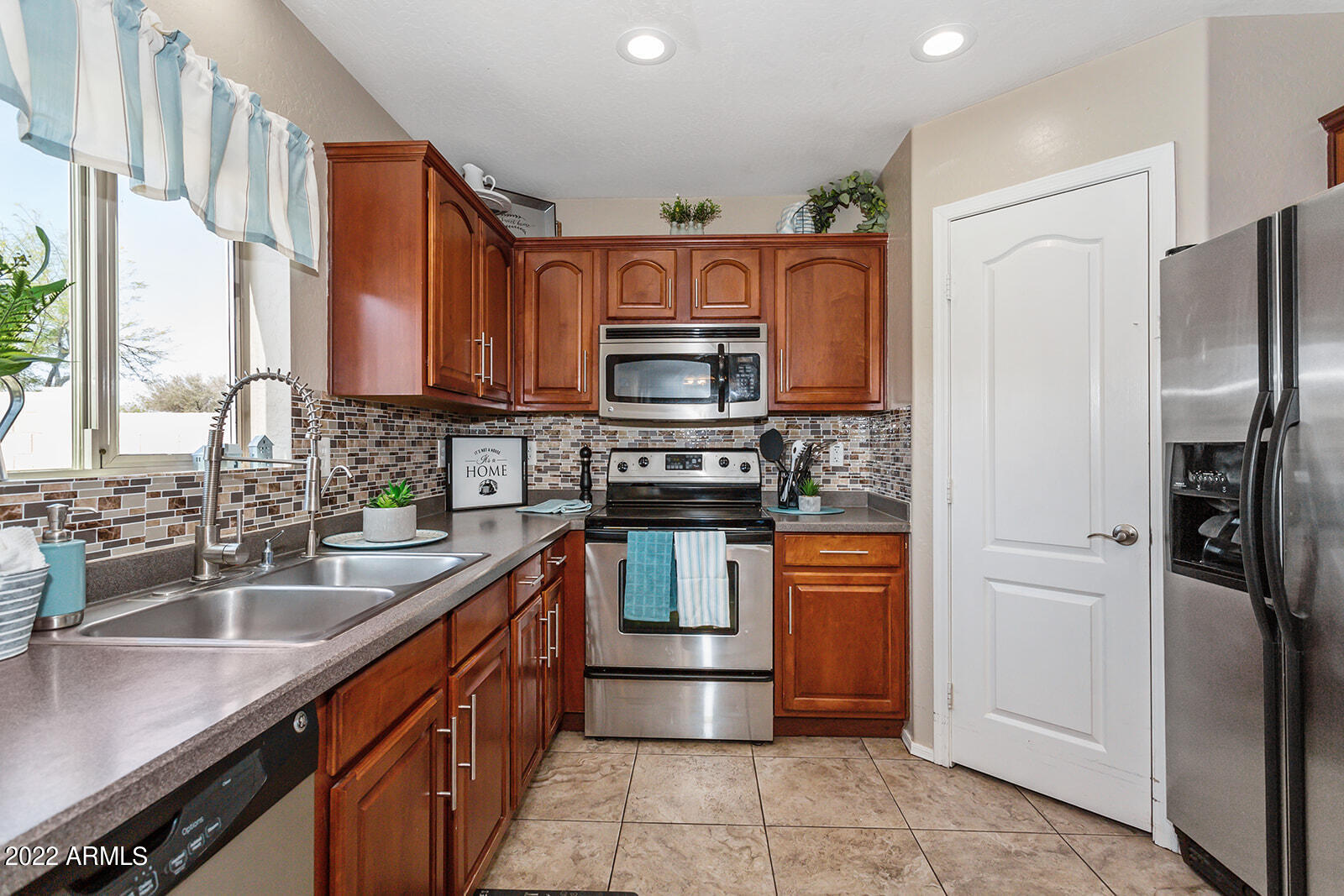17825 West Boca Raton Road Surprise, AZ 85388 - Photo 11 of 41 1V7A8022