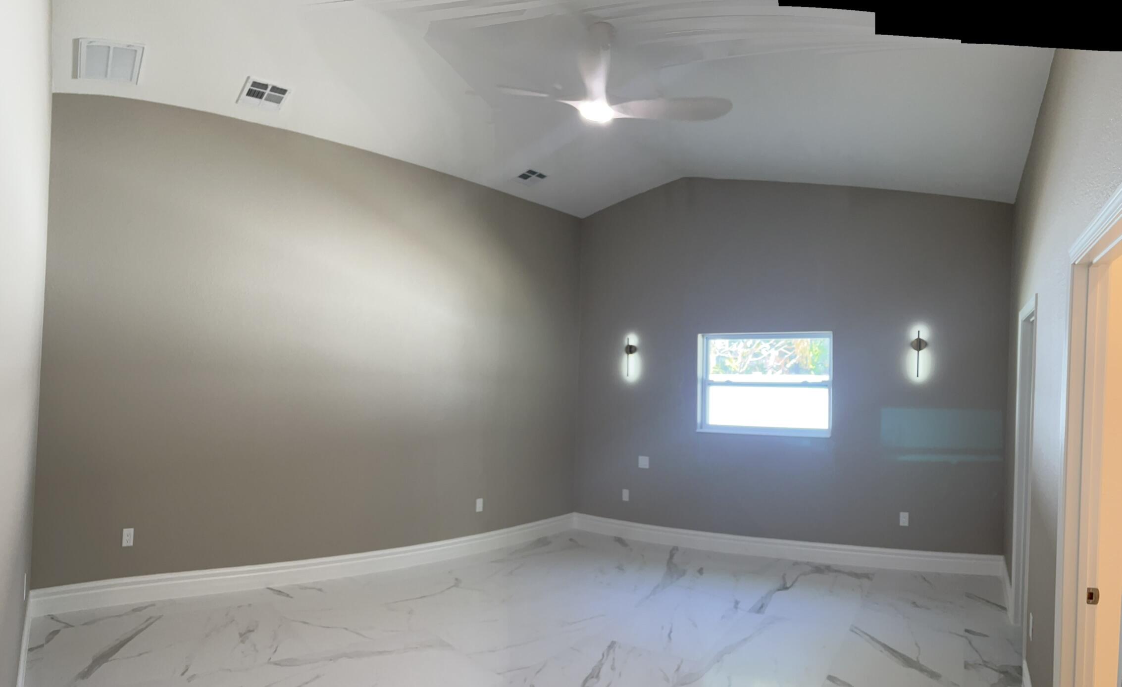 32 Bonefish Avenue Key Largo, FL 33037 - Photo 32 of 34 en empty room with windows and closet