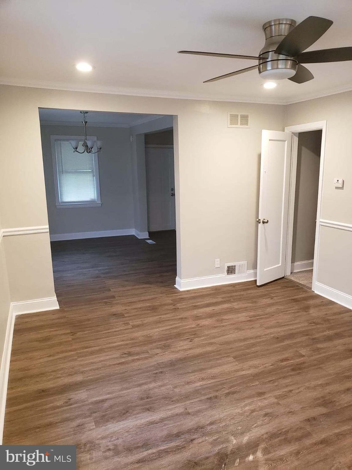 4548 Mountview Road Baltimore, MD 21229 - Photo 3 of 28 Gallery Image 3