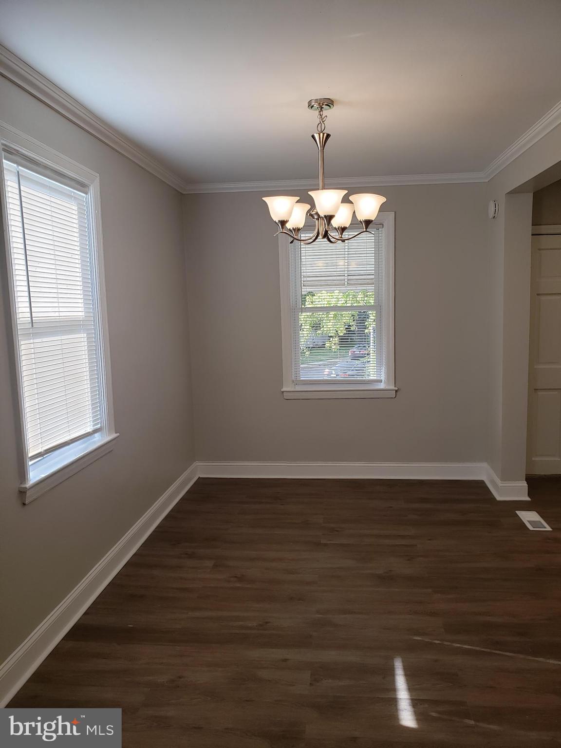 4548 Mountview Road Baltimore, MD 21229 - Photo 6 of 28 Gallery Image 6