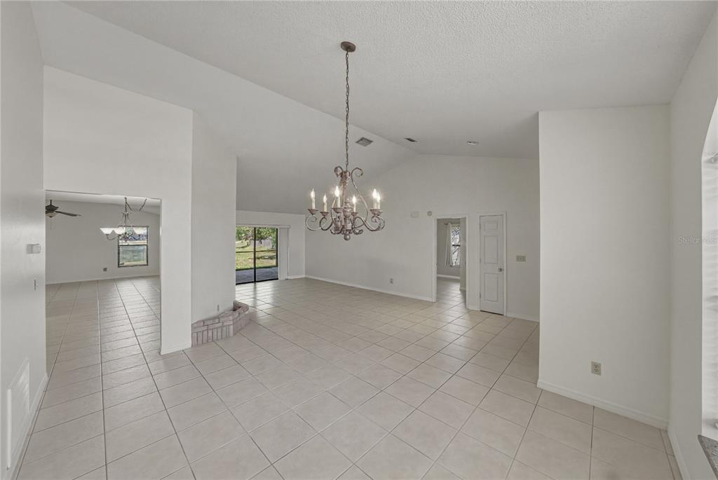 2104 Haydon Court Brandon, FL 33511 - Photo 7 of 92