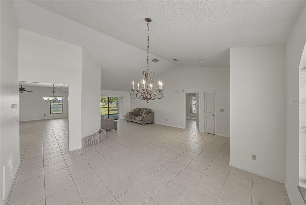 2104 Haydon Court Brandon, FL 33511 - Photo 8 of 92