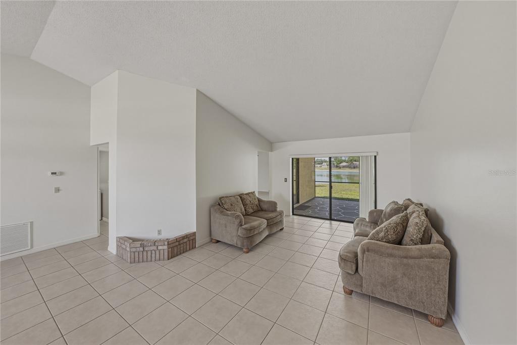 2104 Haydon Court Brandon, FL 33511 - Photo 10 of 92