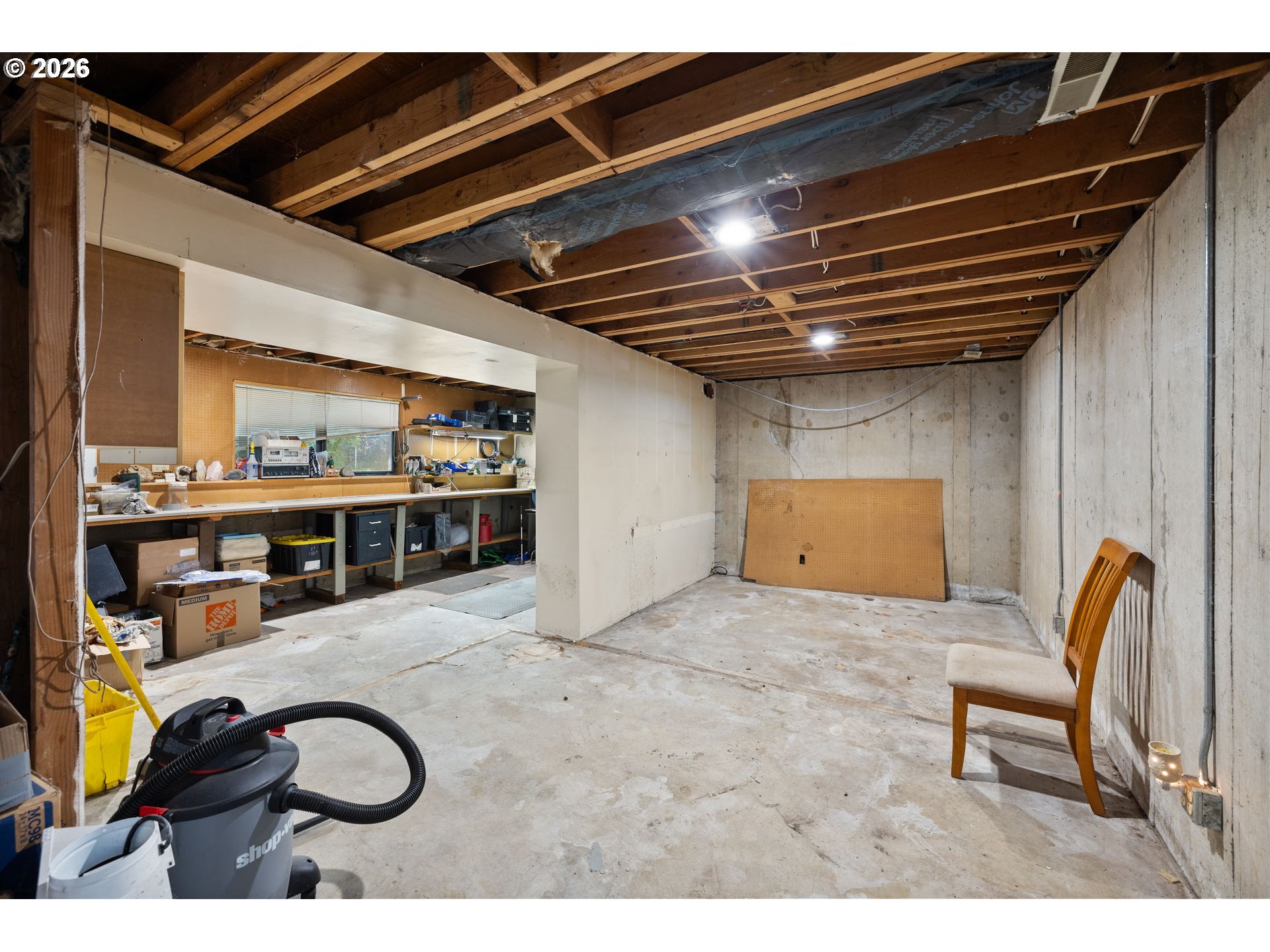 18489 South Ferguson Road Oregon City, OR 97045 - Photo 25 of 39 a view of kitchen and dining room with furniture