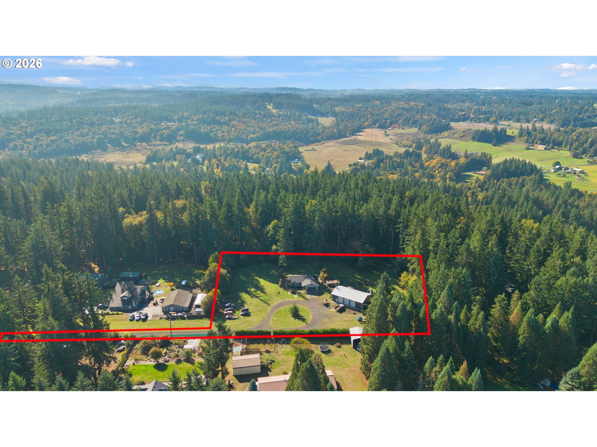 18489 South Ferguson Road Oregon City, OR 97045 - Photo 4 of 39 a black and white photo of a lake