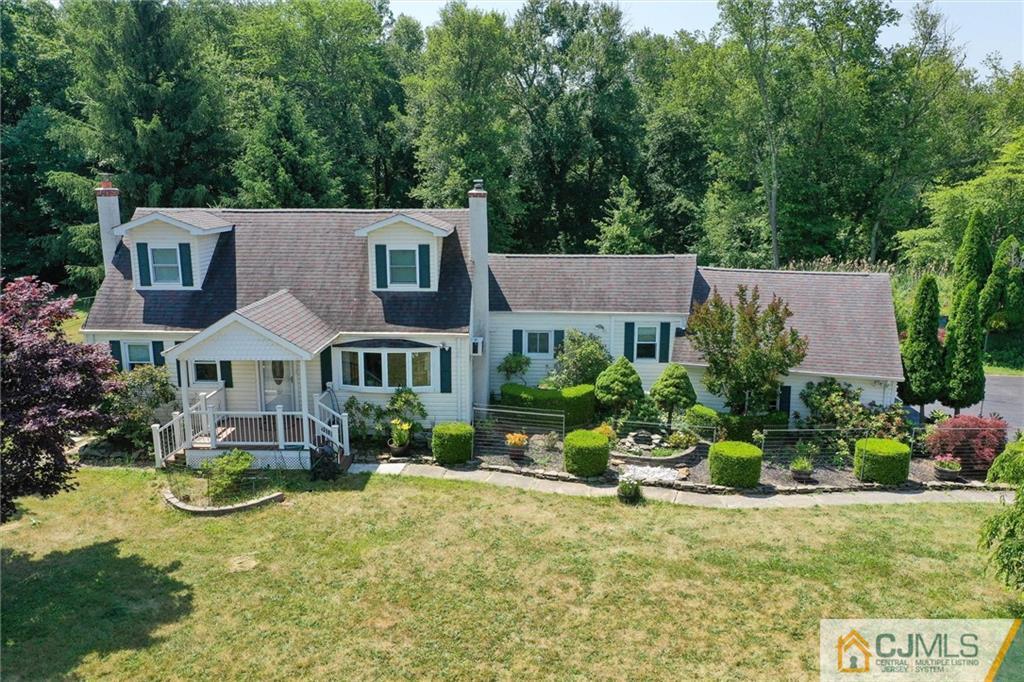 127 Stagecoach Road Millstone Township, NJ 08510 - Photo 2 of 39 Gallery Image 2