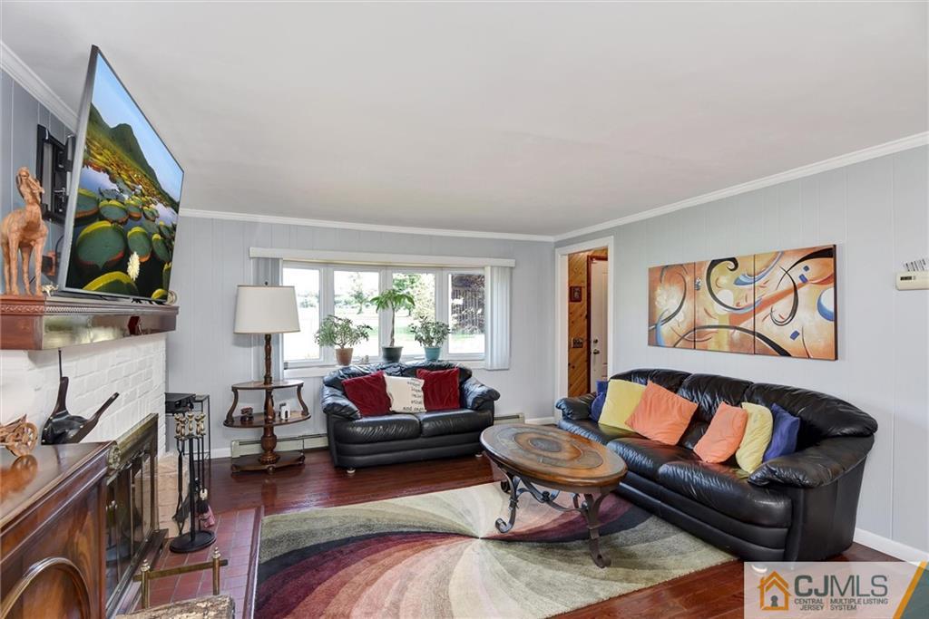 127 Stagecoach Road Millstone Township, NJ 08510 - Photo 8 of 39 Gallery Image 8