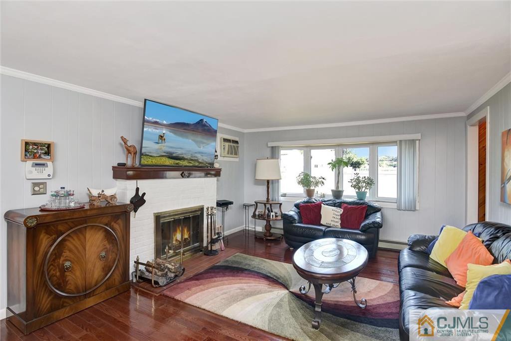 127 Stagecoach Road Millstone Township, NJ 08510 - Photo 9 of 39 Gallery Image 9