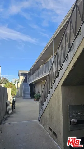 a view of entryway and hall