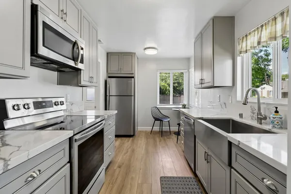$859,900 | 6026 Sandlin Way, Sacramento, CA 95819