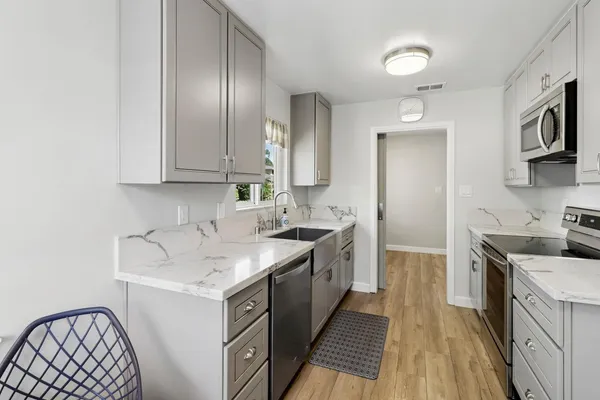 $859,900 | 6026 Sandlin Way, Sacramento, CA 95819
