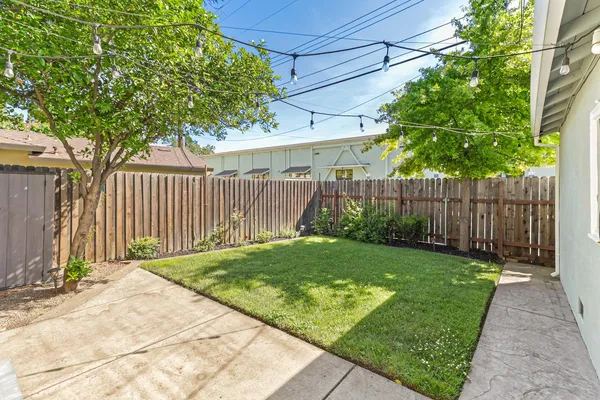 $859,900 | 6026 Sandlin Way, Sacramento, CA 95819