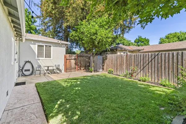 $859,900 | 6026 Sandlin Way, Sacramento, CA 95819