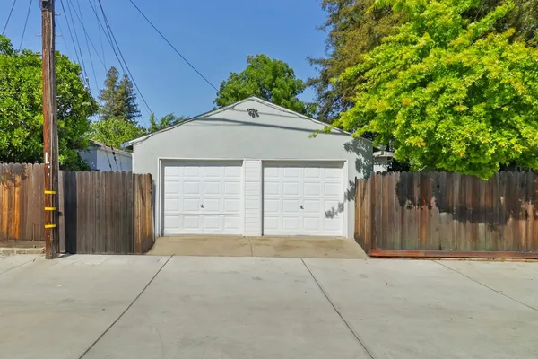 $859,900 | 6026 Sandlin Way, Sacramento, CA 95819