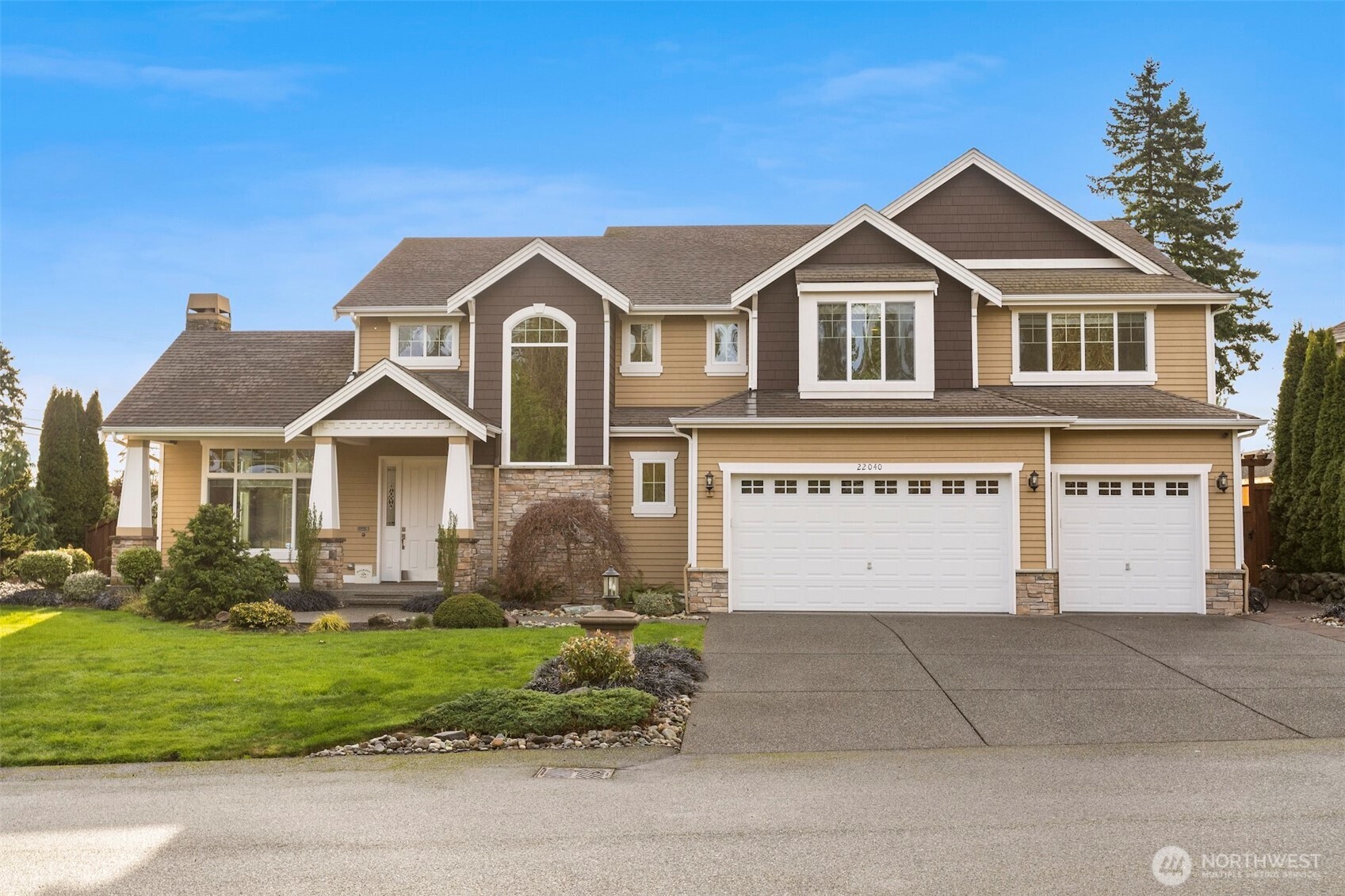 22040 Brier Road Brier, WA 98036 - Photo 1 of 36 Gallery Image 1