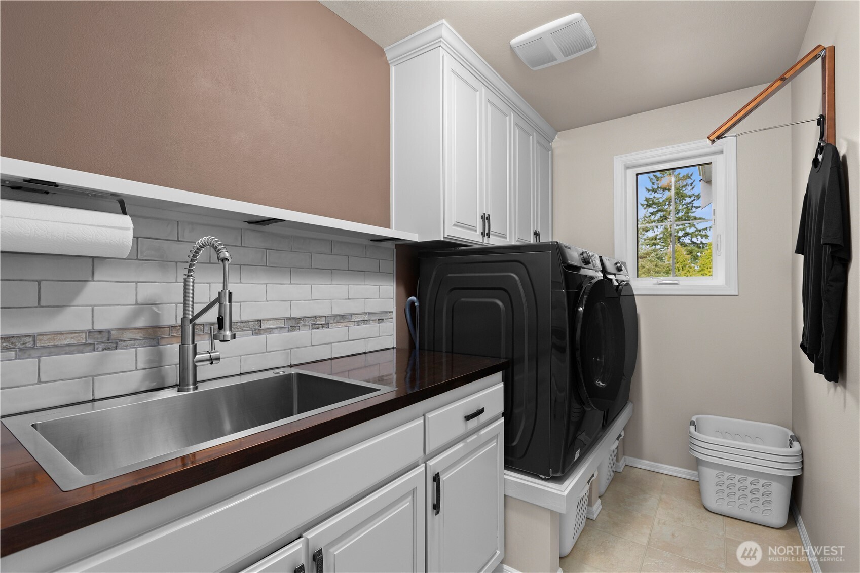 22040 Brier Road Brier, WA 98036 - Photo 24 of 36 Gallery Image 24