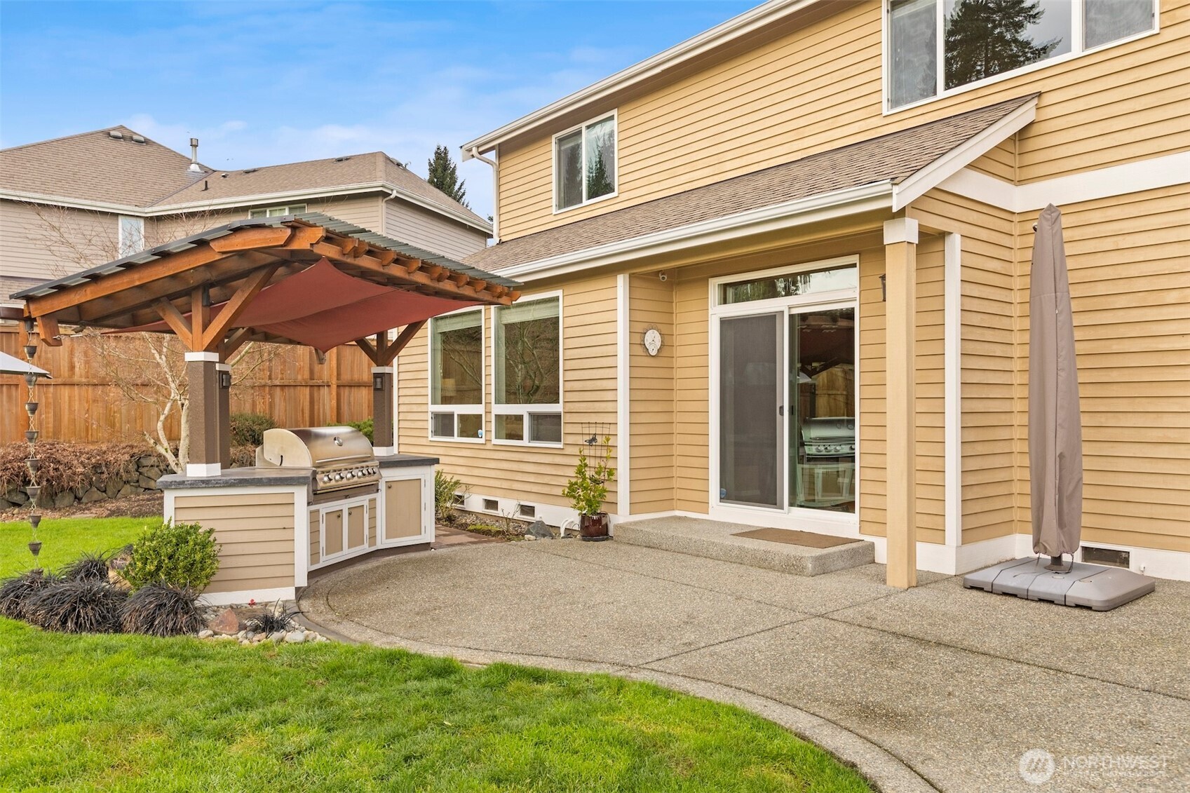 22040 Brier Road Brier, WA 98036 - Photo 32 of 36 Gallery Image 32