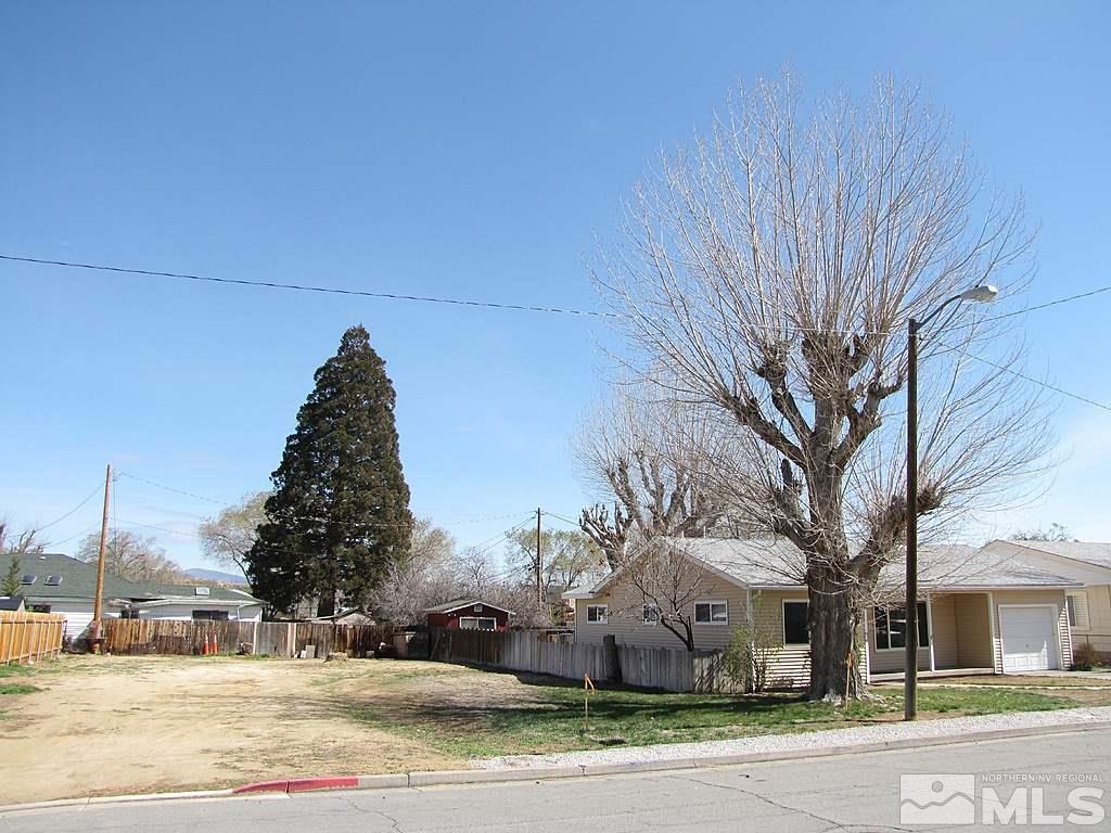 Reed Street, Unit 8 Reno, NV 89512 - Photo 2 of 2 a view of a house with a yard