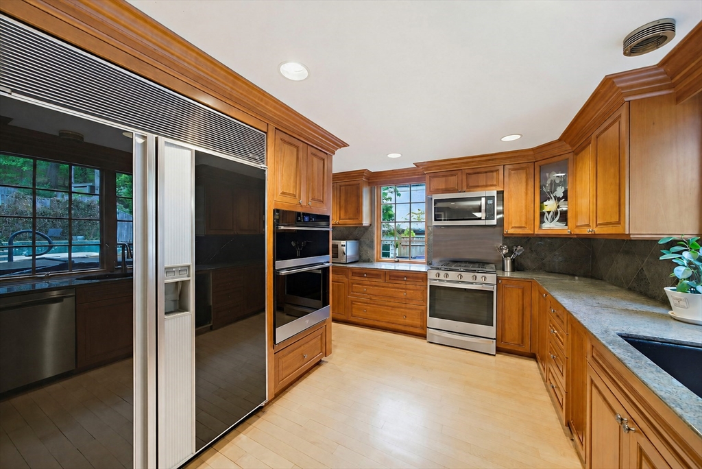 72 Beverly Road Brookline, MA 02467 - Photo 13 of 40