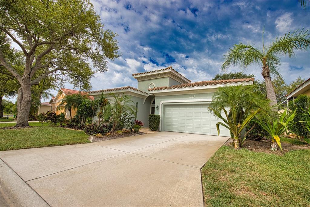 221 Rio Terra Venice, FL 34285 - Photo 2 of 40