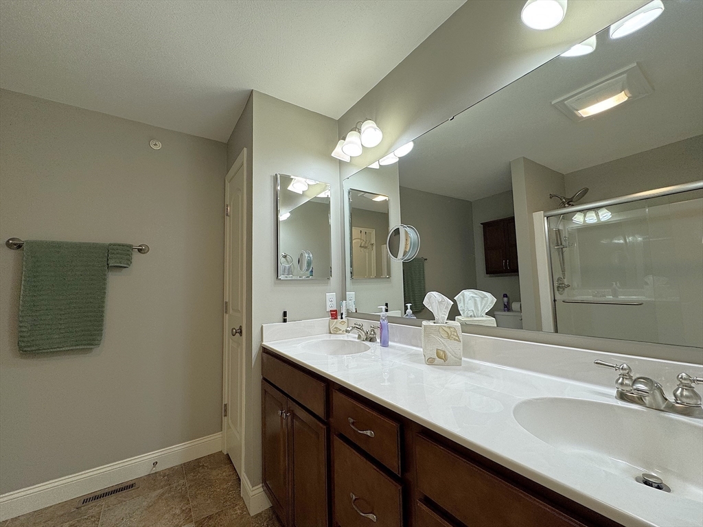 7 Stevens Court, Unit 7 Atkinson, NH 03811 - Photo 17 of 42 Gallery Image 17