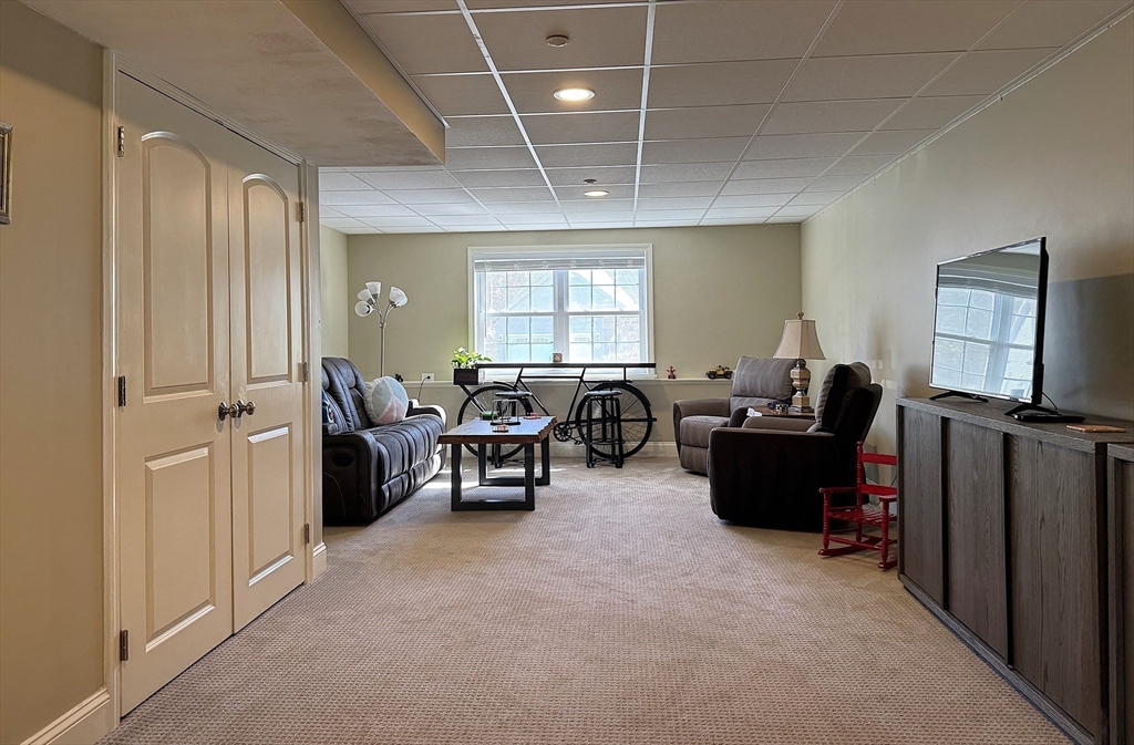 7 Stevens Court, Unit 7 Atkinson, NH 03811 - Photo 9 of 42 Gallery Image 9