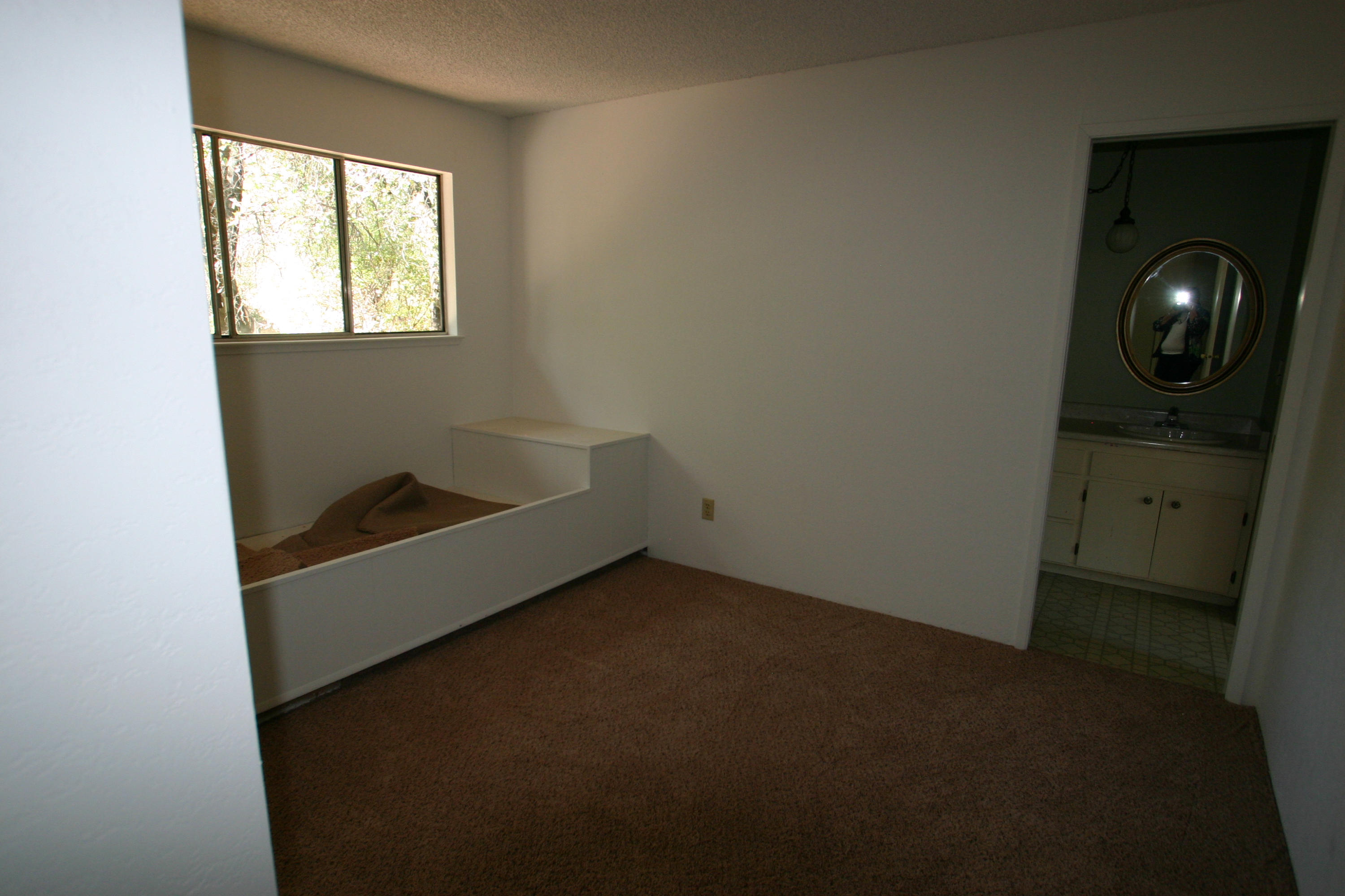 8470 Ranchette Drive Redding, CA 96001 - Photo 14 of 26 Upstairs bedroom