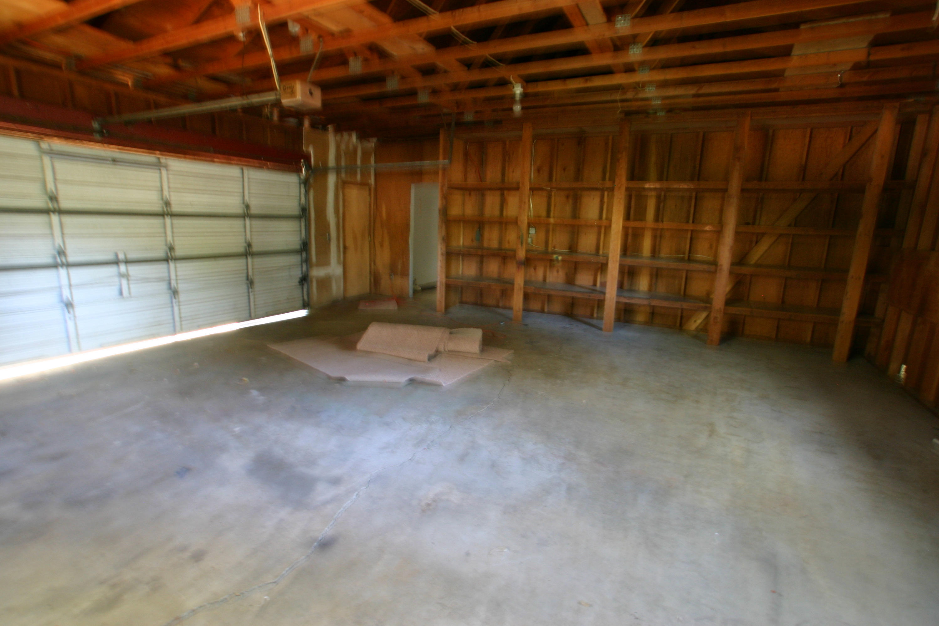 8470 Ranchette Drive Redding, CA 96001 - Photo 21 of 26 Garage