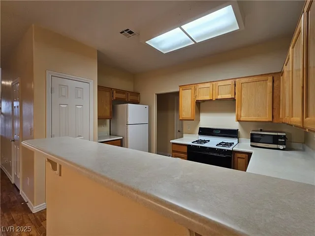 $1,695 | 6521 Hillside Brook Avenue, Las Vegas, NV 89130