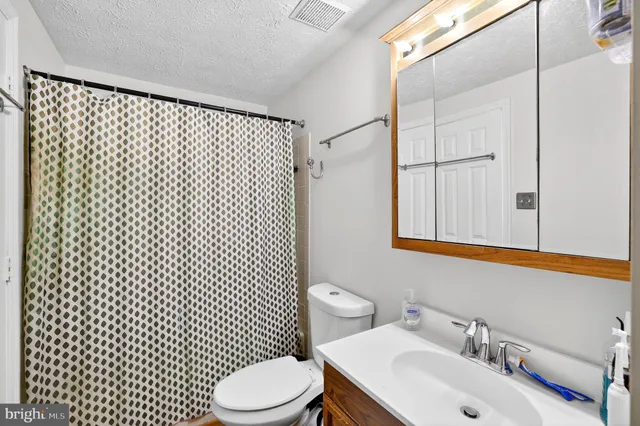 $375,000 | 15400 Neman Drive, Bowie, MD 20716