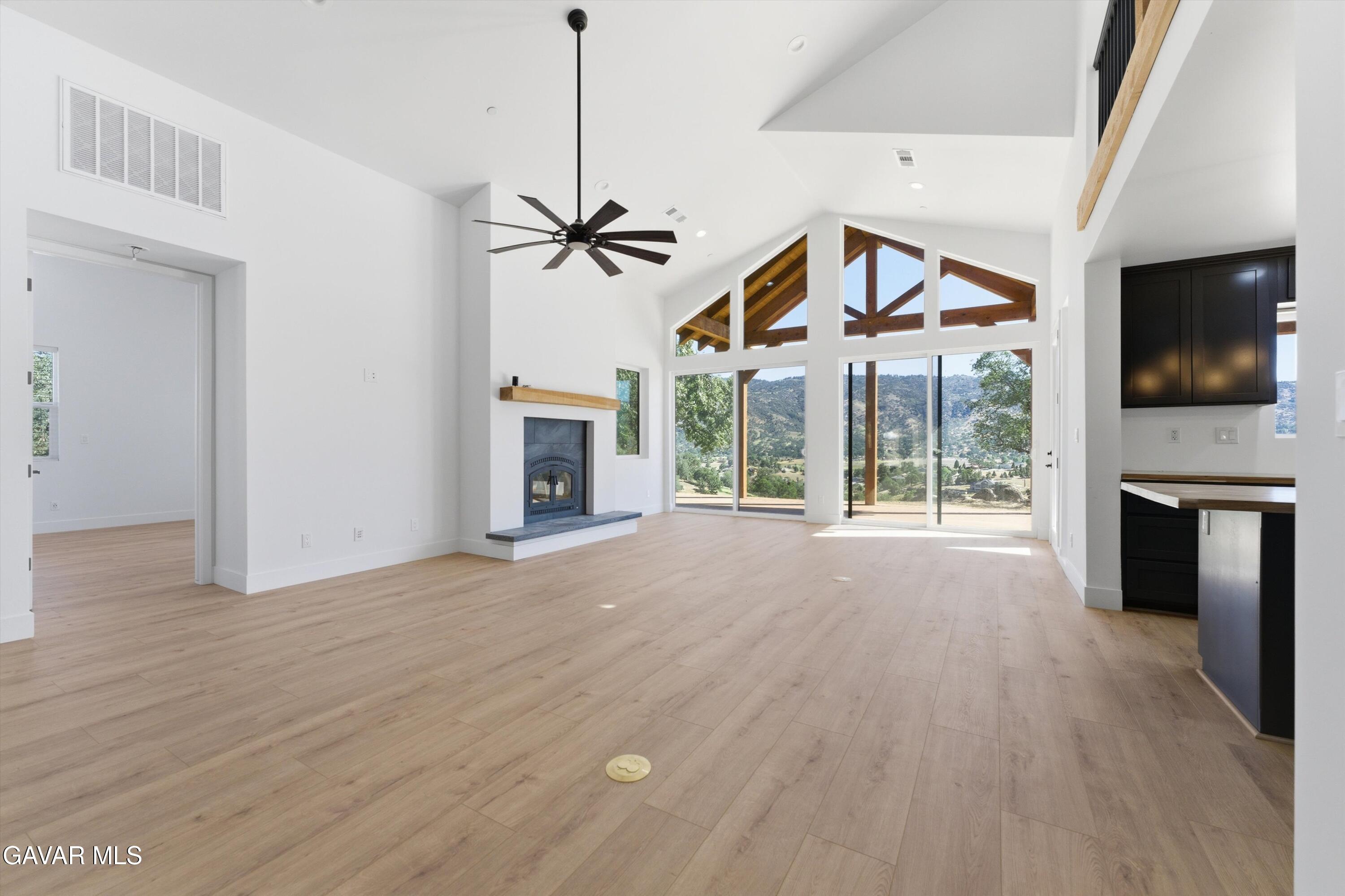 28460 Ridgeview Court Tehachapi, CA 93561 - Photo 11 of 66 12-JYP05321