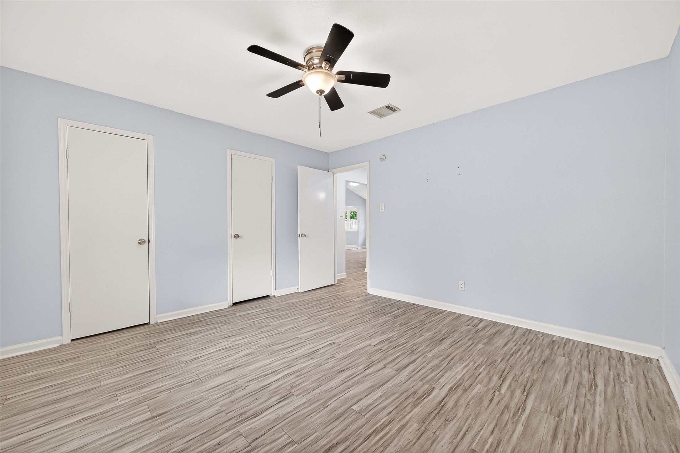 4918 Monteith Drive Spring, TX 77373 - Photo 16 of 20 2nd bedroom