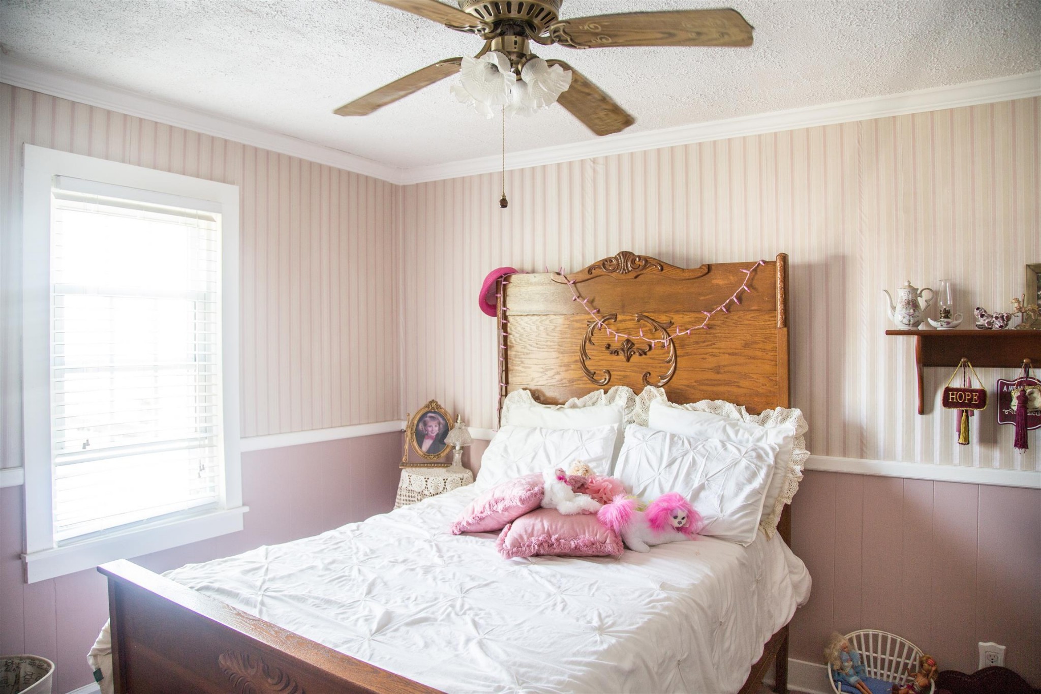 699 Mcelhiney Road Dickson, TN 37055 - Photo 17 of 25 a bedroom with a bed and a window