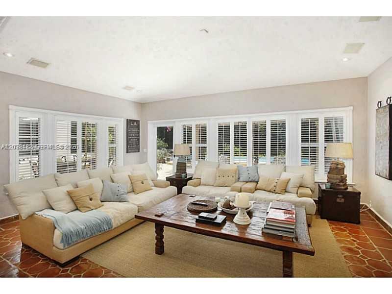 5621 Alton Road Miami Beach, FL 33140 - Photo 15 of 33