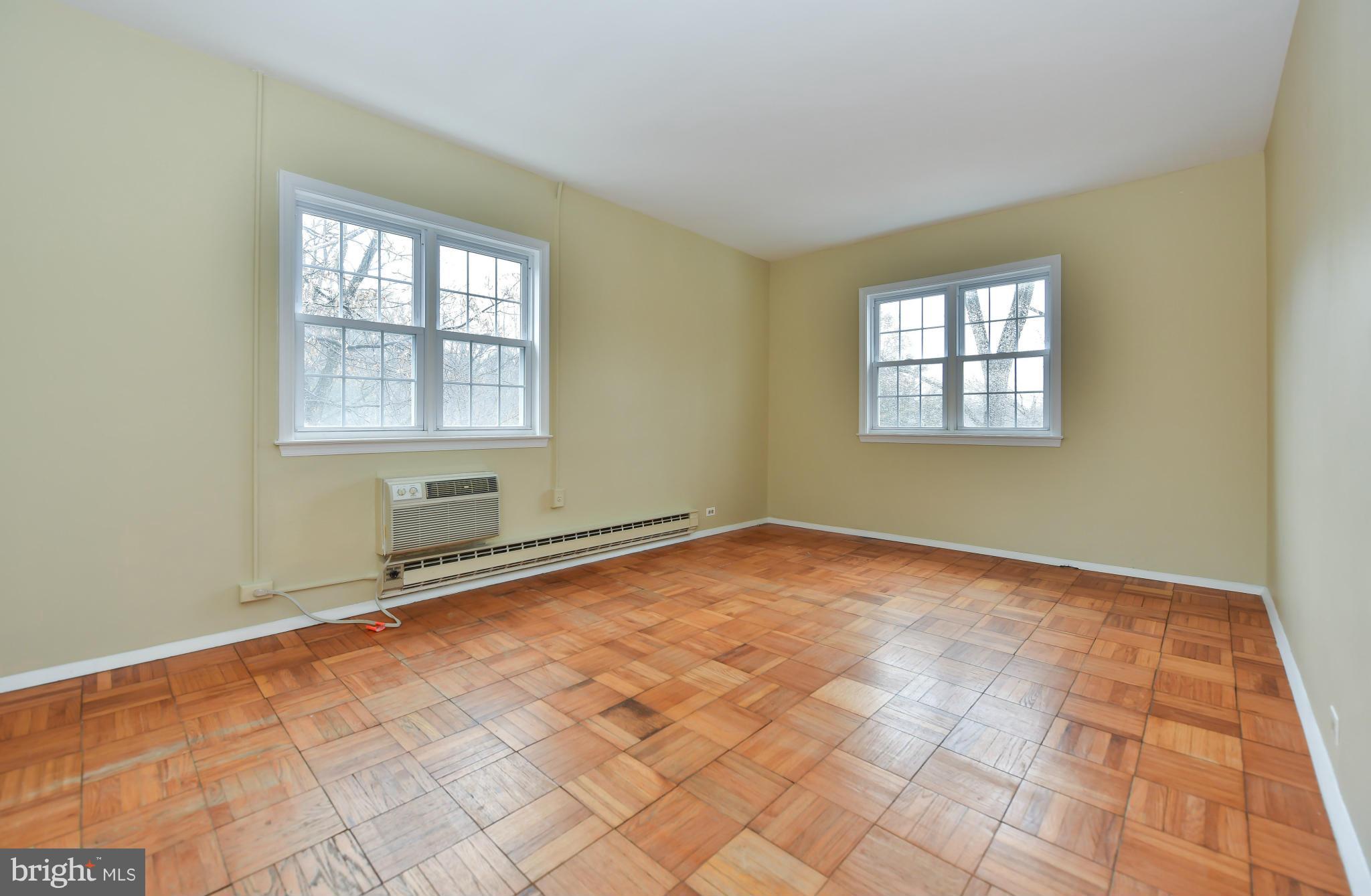 3538 Gunston Road Alexandria, VA 22302 - Photo 13 of 30 an empty room with windows