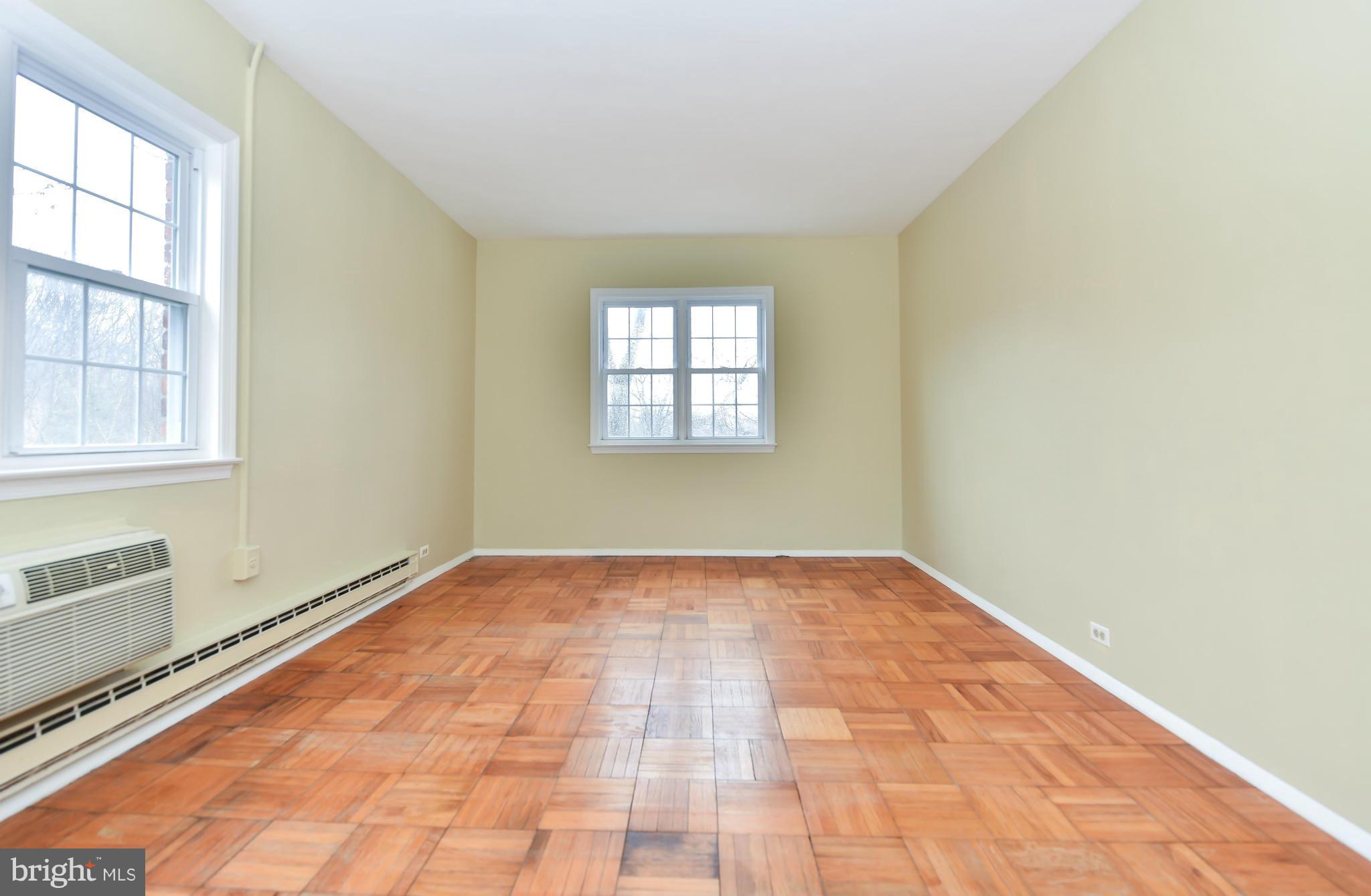 3538 Gunston Road Alexandria, VA 22302 - Photo 14 of 30 an empty room with windows