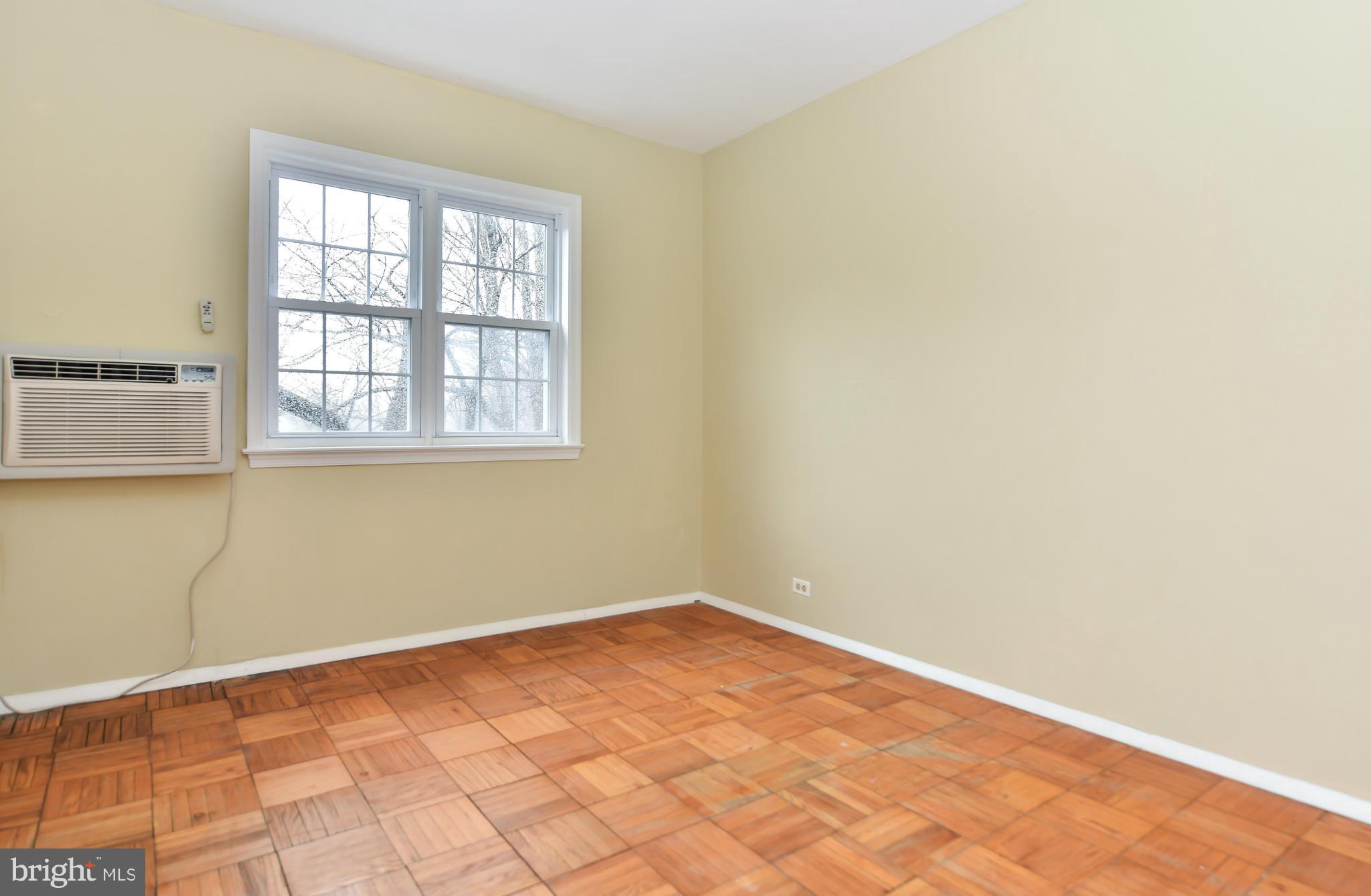 3538 Gunston Road Alexandria, VA 22302 - Photo 18 of 30 an empty room with a window