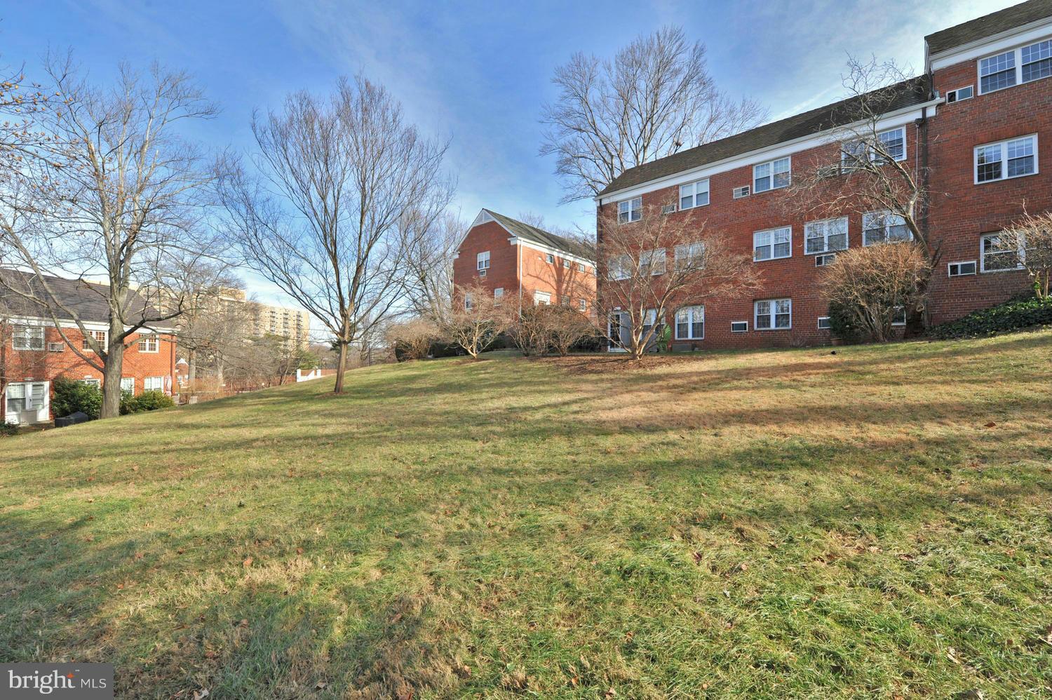 3538 Gunston Road Alexandria, VA 22302 - Photo 20 of 30 a view of a city with apartment building