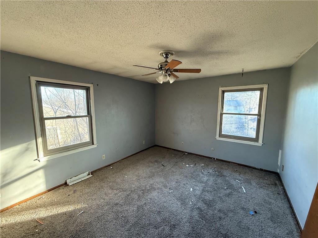 4337 Southwest 30th Street Topeka, KS 66614 - Photo 12 of 29