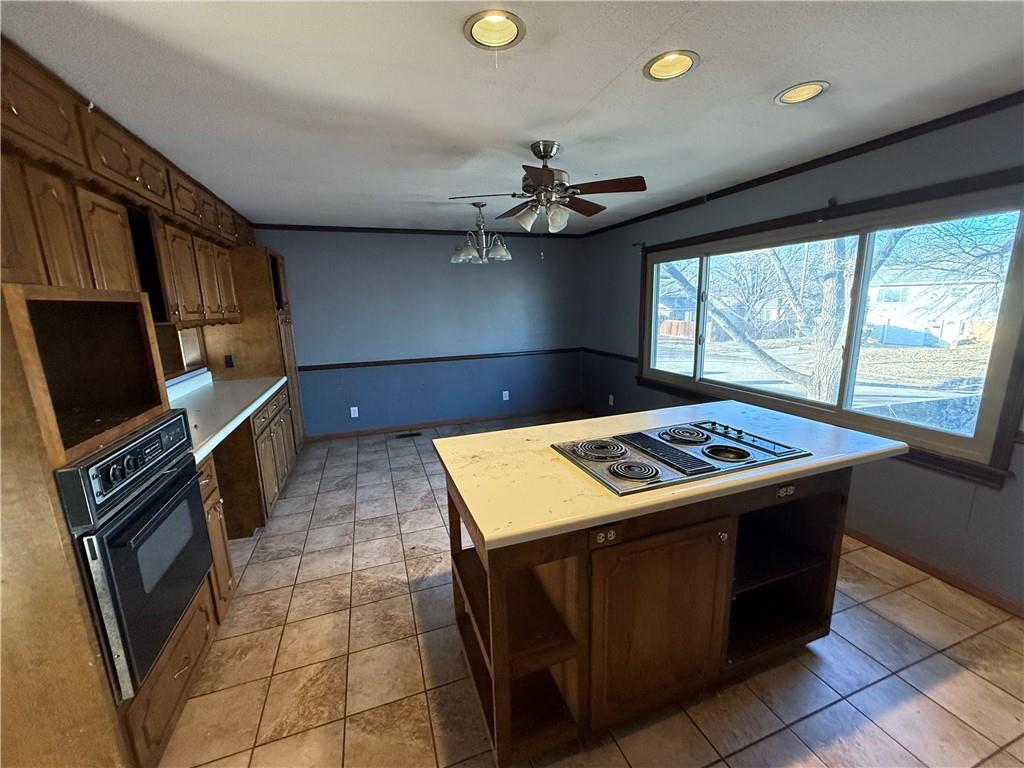 4337 Southwest 30th Street Topeka, KS 66614 - Photo 5 of 29