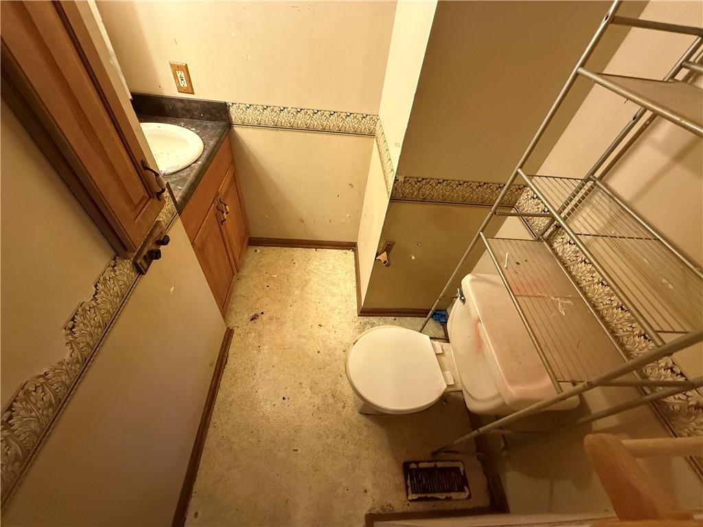 4337 Southwest 30th Street Topeka, KS 66614 - Photo 10 of 29