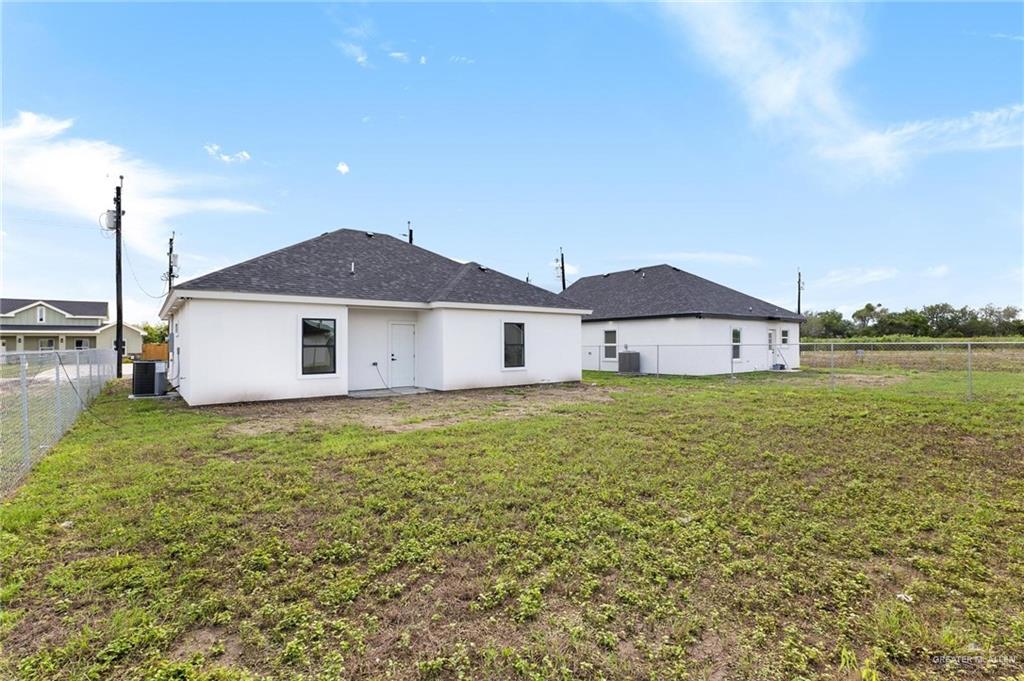 2464 Via Roma Road Weslaco, TX 78596 - Photo 5 of 20 Gallery Image 5