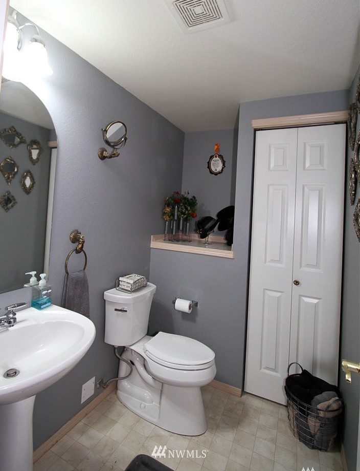 2005 187th Place Southeast Bothell, WA 98012 - Photo 8 of 16