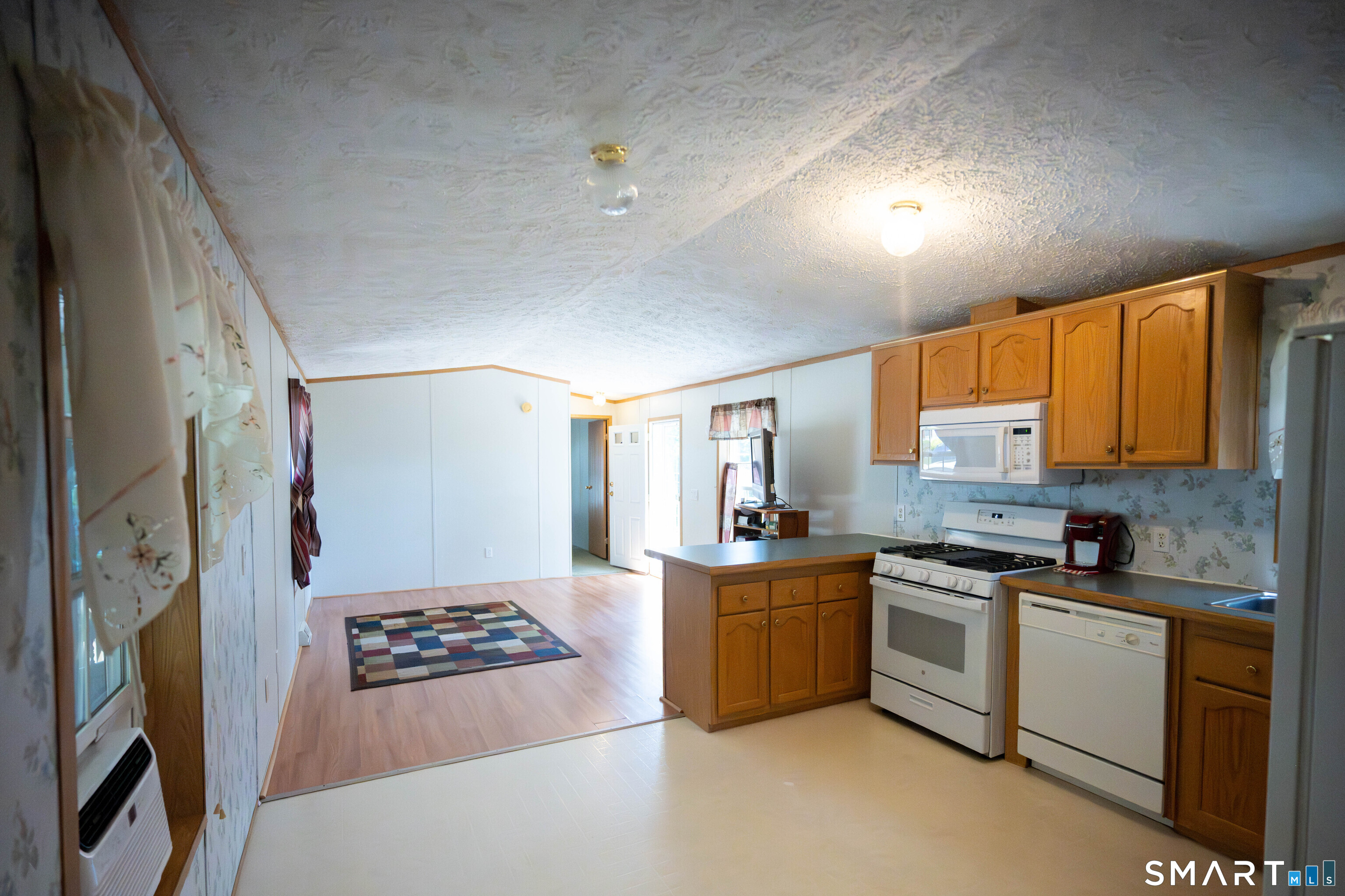 55 Mountainview Road East Hampton, CT 06424 - Photo 11 of 24