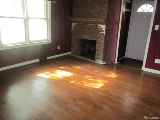 20926 Hampton Road Harper Woods, MI 48225 - Photo 8 of 10 LR.jpg