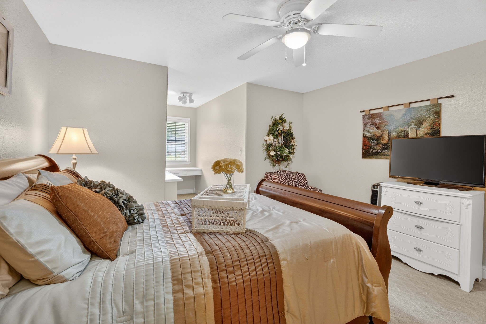 341 Billy Clark Road Huntington, TX 75949 - Photo 30 of 40 a bedroom with a bed and a flat screen tv