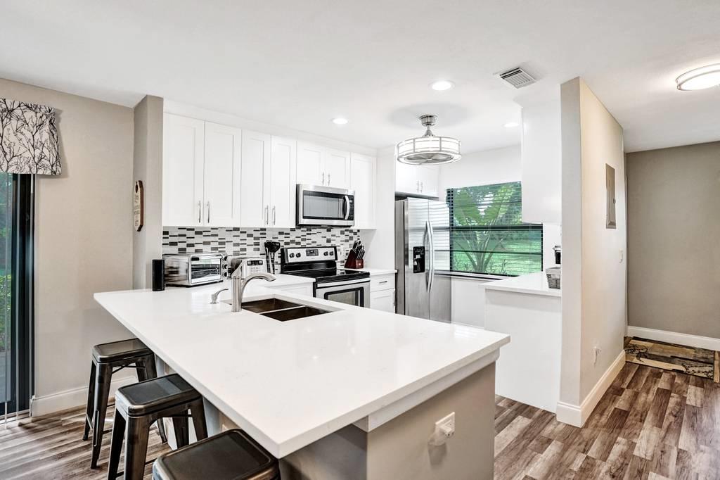 21730 Arriba Real, Unit 33K Boca Raton, FL 33433 - Photo 8 of 56 DSC08674