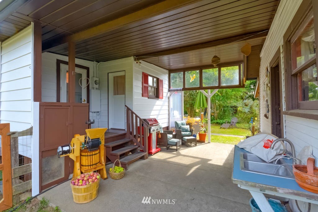 29749 Rash Road Northeast Kingston, WA 98346 - Photo 16 of 25 Gallery Image 16