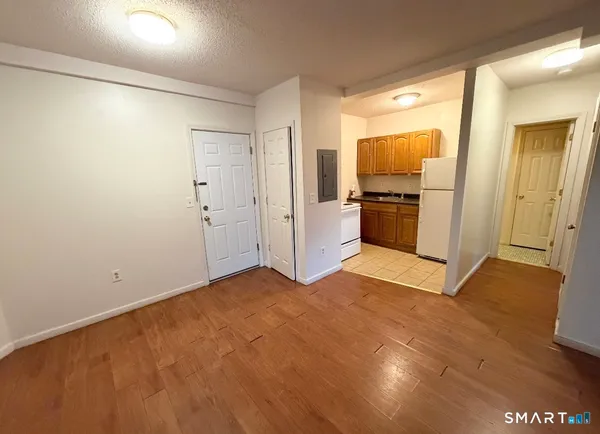 $1,300 | 54 Grafton Street, Unit A1, Hartford, CT 06106