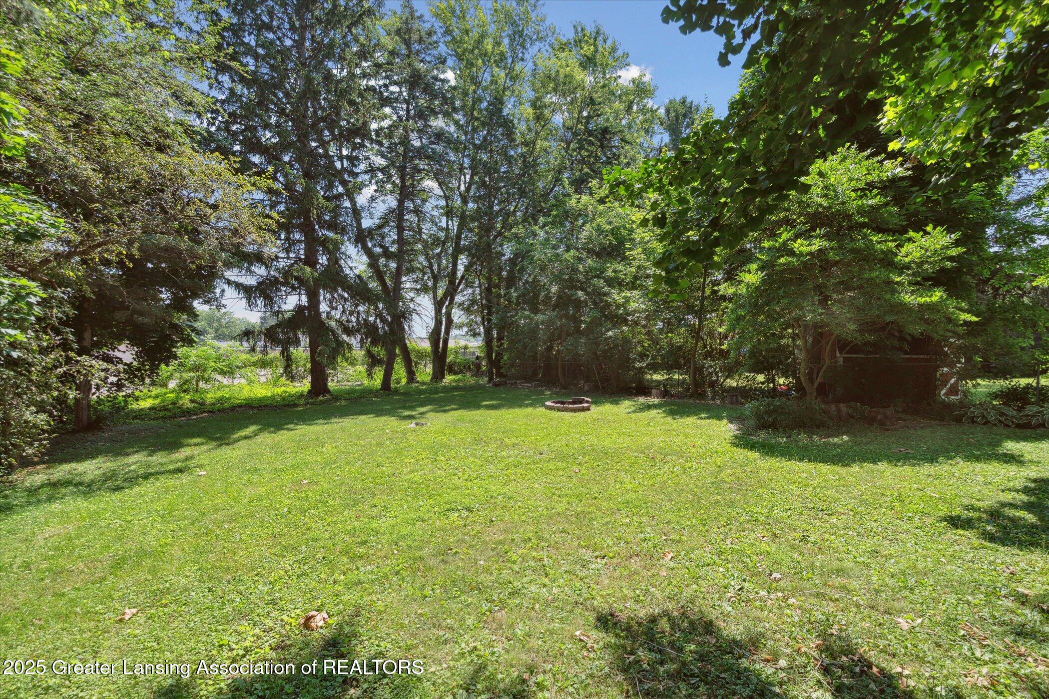 808 Robins Road Lansing, MI 48917 - Photo 38 of 38 38-808-Robins-Rd-Lansing-MI-48917-Window